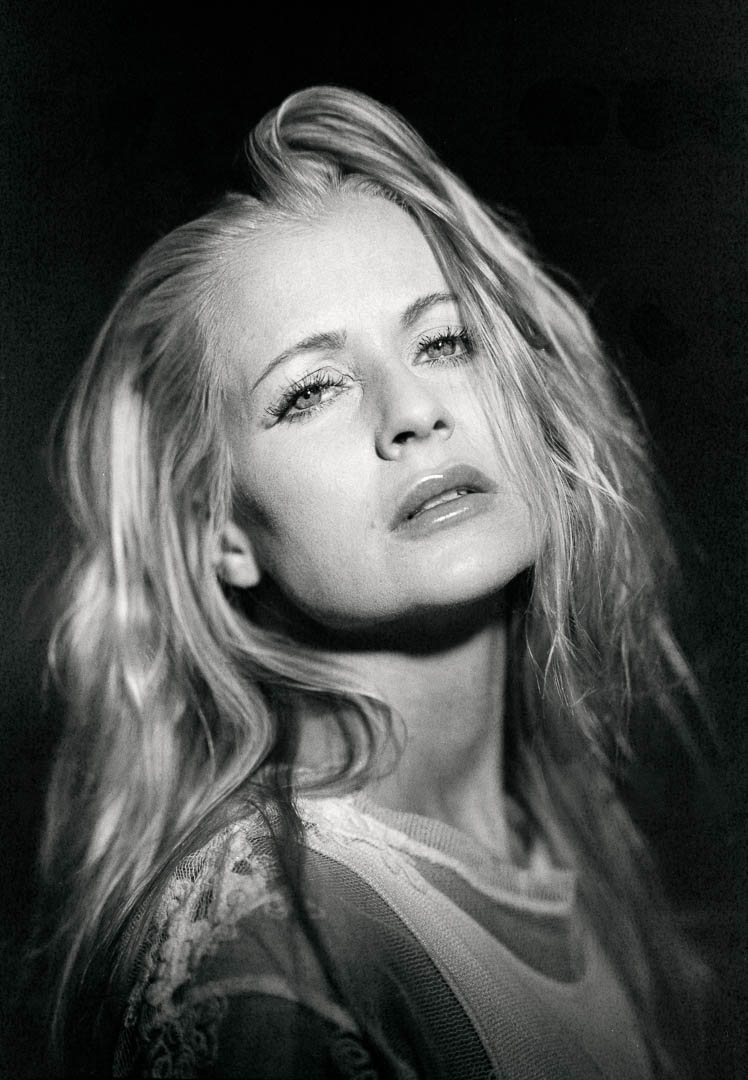 Galerie Portraits - Anna Johansson. Analoge Fotografeie Fujifilm GX680 III mit Fujinon MD 3.2/180