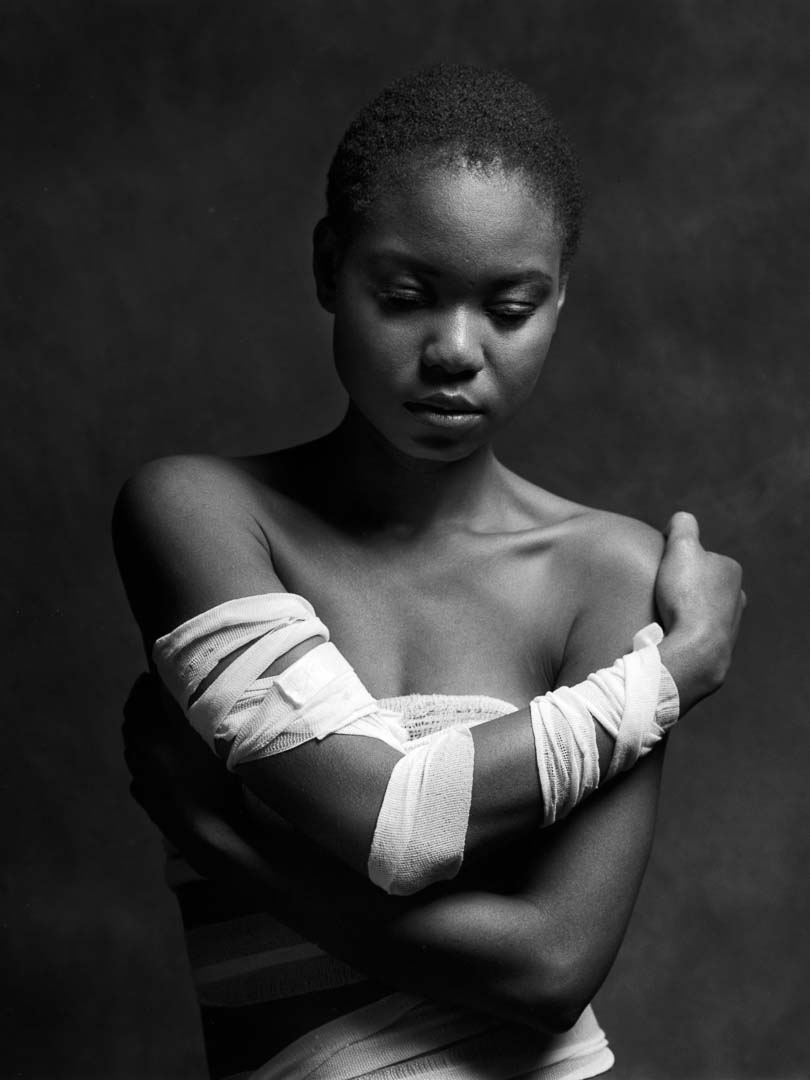 Galerie Portraits - Petrol. Analoge Fotografie Contax 645 mit Zeiss Planar 2,8/140