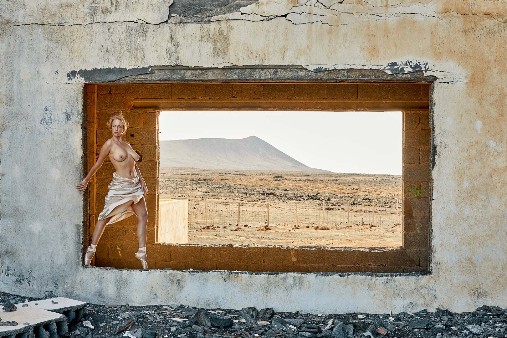 EVE auf Lanzarote, Aktfotografie der Serie Magie verlassener Orte.