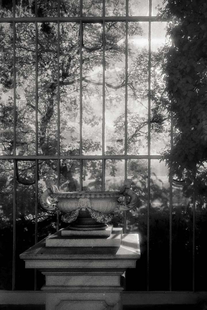 Schloss Hluboká nad Vltavou - Unterwegs mit Infrarot, aufgenommen mit einer Minolta XD und dem Kodak High Speed Infrared Film.