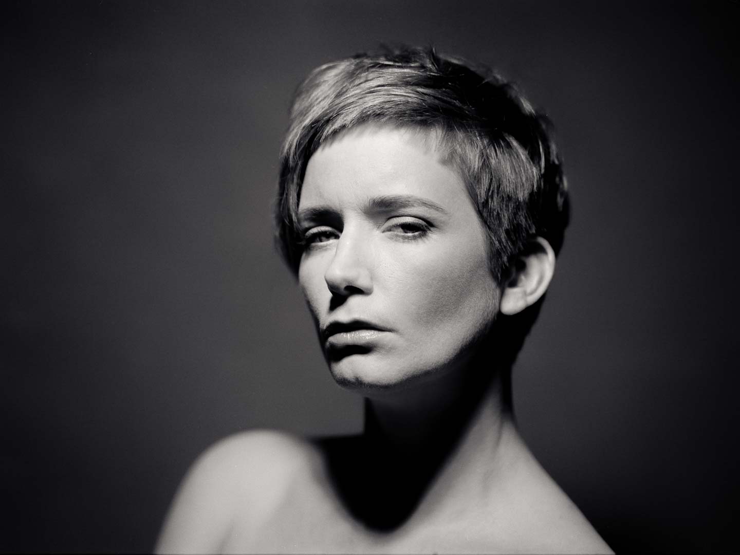 Galerie Portraits - Stephanie Dubois. Analoge Fotografie Fujifilm GX680 III mit MD 3.2/180