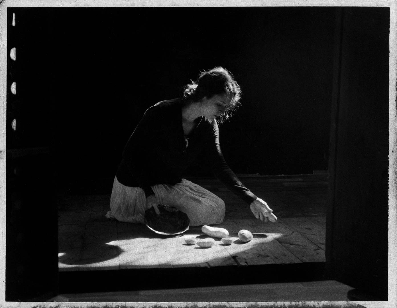 Monochrome Polaroids. Was noch bleibt. Fuji FP-3000B Negativ